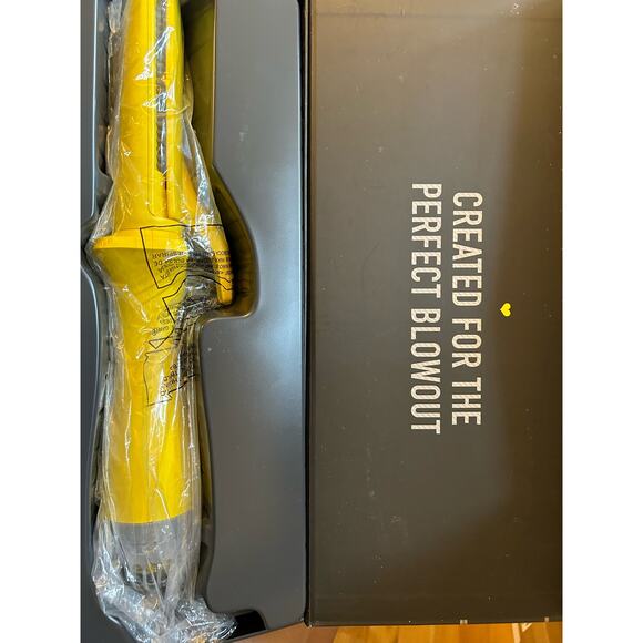 Drybar The Straight Shot Blow-Drying Flat Iron for Smooth, Frizz-Free Styling - Picture 6 of 9